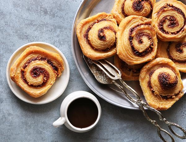 NUTELLA PUFFS WITH CINNAMON