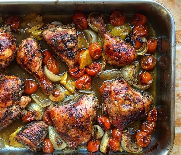 ROASTED CHICKEN & VEGGIES WITH BALSAMIC VINAIGRETTE 