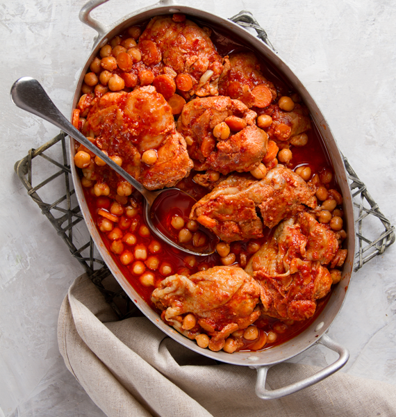CHICKEN AND CHICKPEAS TAGINE WITH SMOKE BACON